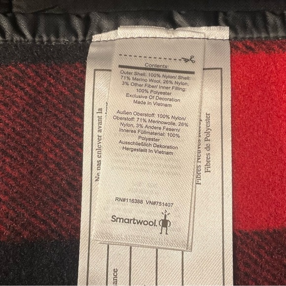 New Smartwool Wool + Polyester Blanket - Picture 7 of 11